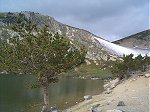 The trail around the lake towards the glacier.